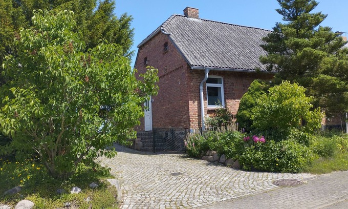 Am Salzhaff House | "Haus Seegang" approx. 100 sqm, close to the beach and with a large garden