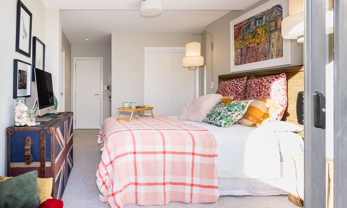 Mount Maunganui Bed & Breakfast | Have a break close to the beach .