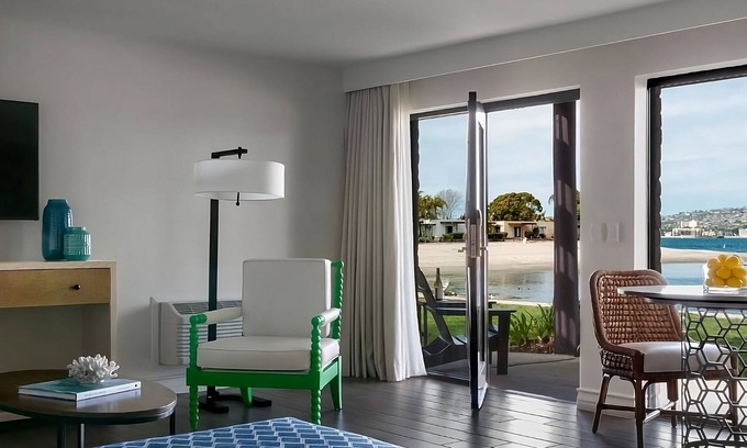 San Diego Hotel | Have Fun Under the Sun in this Beachfront Property with Outdoor Pool