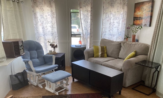 Poway House | Have the Place to Yourself(with our cat)D ecember1st to 7th