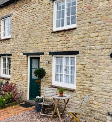 Oundle House | Havelock Cottages