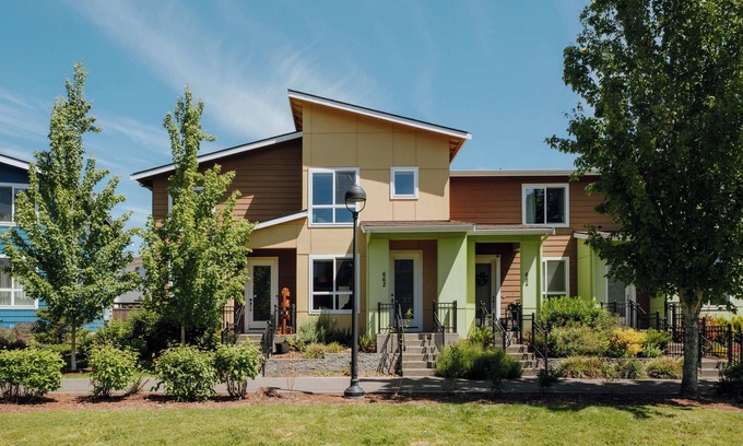 White Center House | Haven at Greenbridge: Near SEA Airport & Downtown Seattle