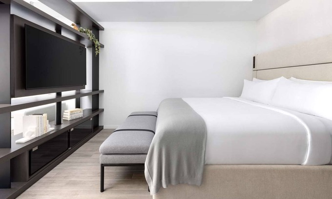 Downtown Miami Hotel | Haven of Relaxation! 4 Bay View Studios w/Kitchen, Pets Allowed, Outdoor Pool!