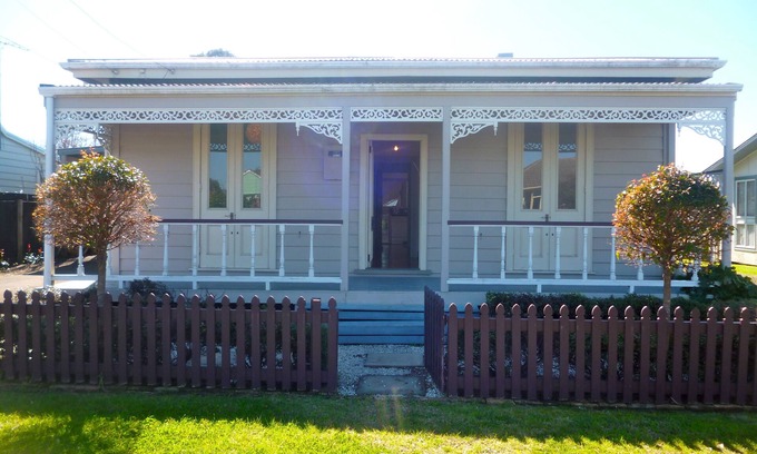Whitianga Cottage | Haven on Hannan - Whitianga Holiday Home