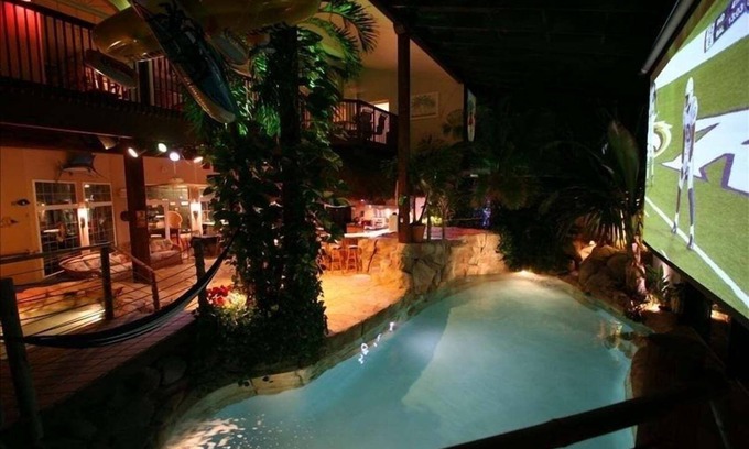 Media House | HAWAII Indoors! Swim-up Tiki-Bar 20' Palms,5 waterfalls,2 Theaters,Pool, Spa,Gym