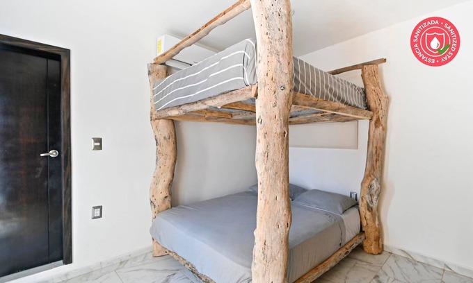 Emerald Coast Bed & Breakfast | Hawking's Room for four | Close to beach