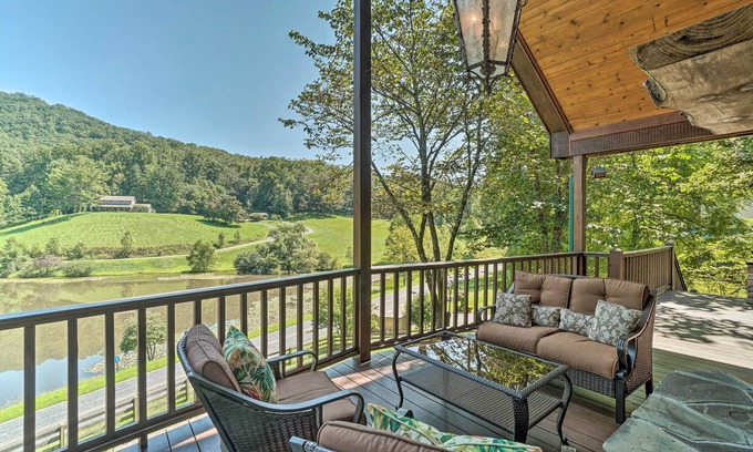 Hayesville Cabin | Hayesville Cabin w/Game Room & Mtn Views!