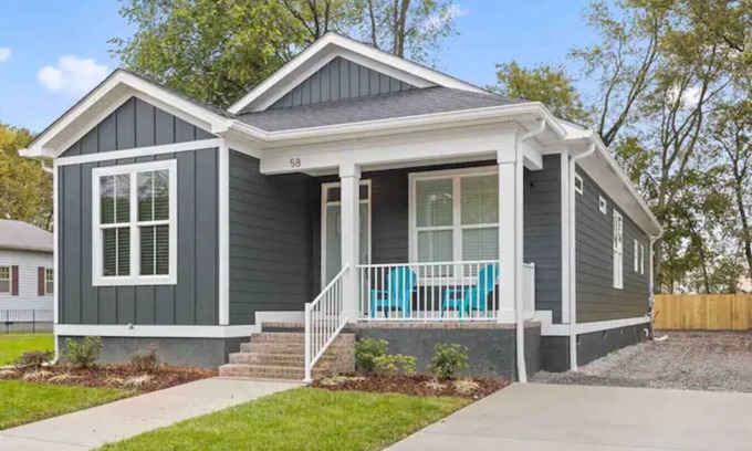 Chattanooga House | Heart of Downtown Chattanooga | Sleeps 8 | Pool Table