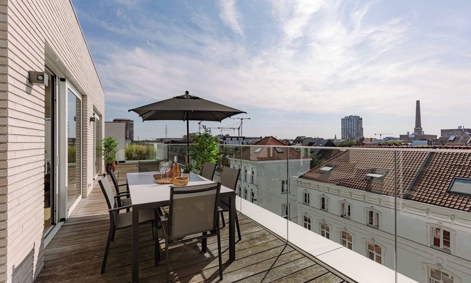 Heilig Kerst Apartment | Heart of Ghent: Stylish with Terrace & Parking