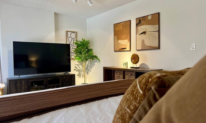 Downtown Honolulu Apartment | Heart of Honolulu Hideaway + Free Parking