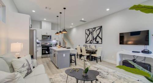 Northside House | Heart of Houston - Modern 3BD Open-Concept