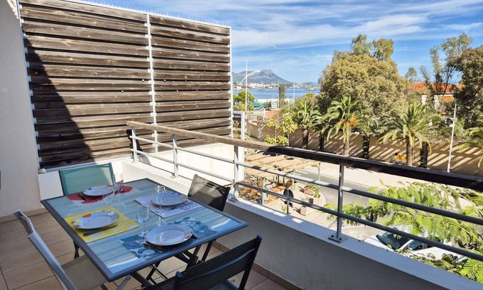 Les Sablettes Apartment | Heart of Sablettes, beach on face.NEW