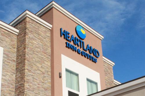 Wheatland Hotel | Heartland Inn and Suites