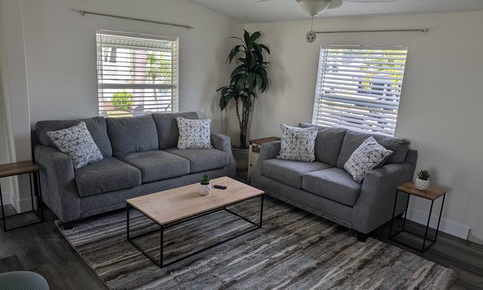 Fort Myers Beach House | |Heated Pool |Hot Tub |Pickleball |3.5mi to Beach!