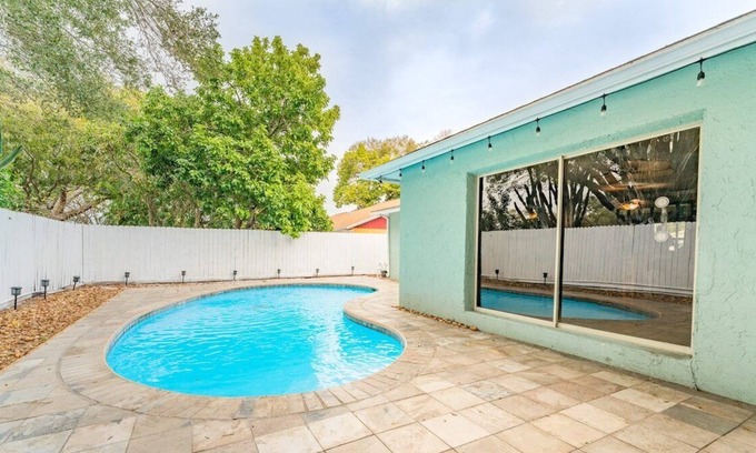 Largo Villa | Heated Pool + Hot Tub +Gameroom 16people Near IRB!