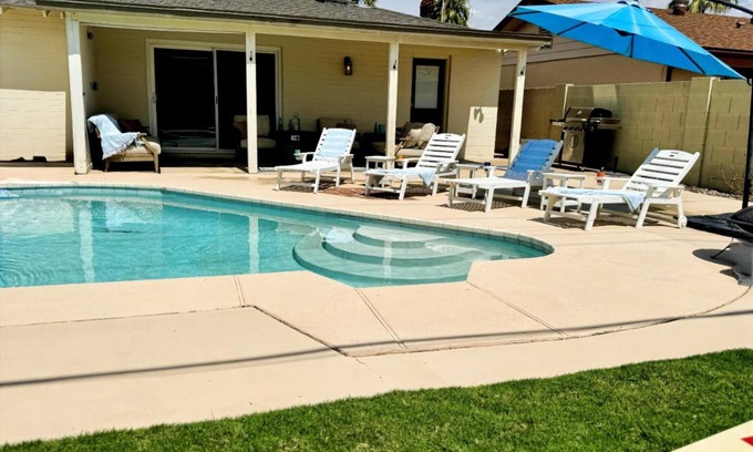 Cox Heights House | Heated Pool, Min to Old Town, 2 King Bedrooms, Soft H20, Fully Equipped Kitchen