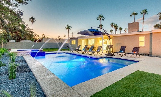 Raskin Estates House | Heated Pool Paradise. Putting Green! Oasis!