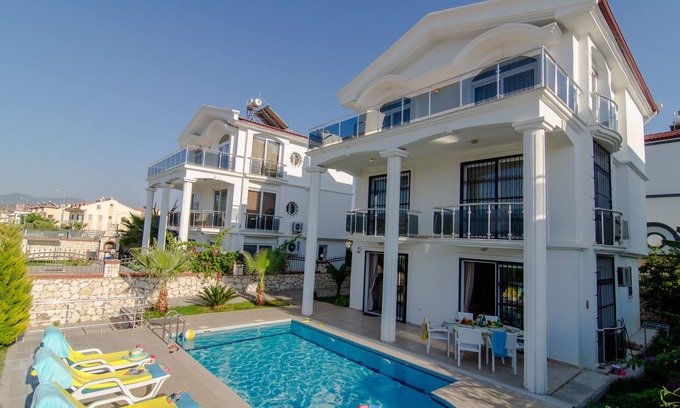 Fethiye City Center Villa | Heated pool, Pool Table, Table tennis. Walking distance to the beach.
