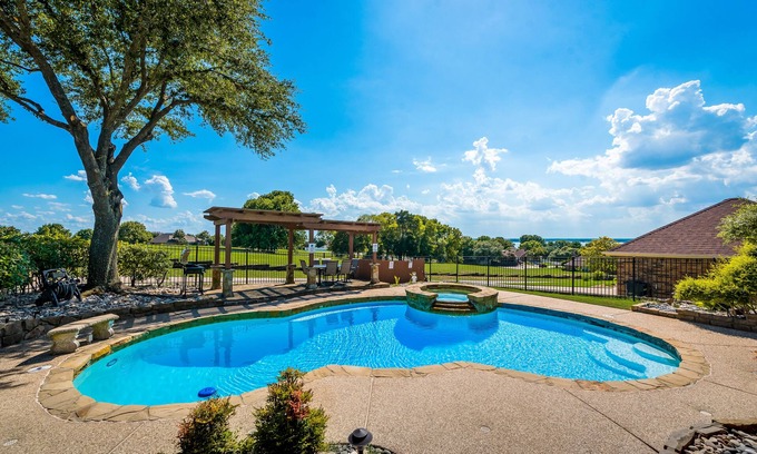 Rockwall House | Heated Pool & Spa! Pool Table! Sleeps 14-16 Adults