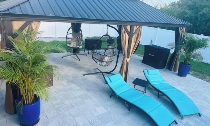 Spring Hill House | Heated Pool with saltwater system 1.6 mi to Weeki Wachee