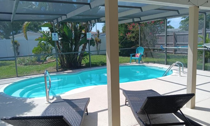 Regency Park House | Heated & Screened in Pool