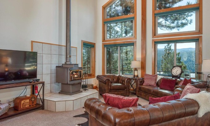 Truckee House | Heaven by the Lake