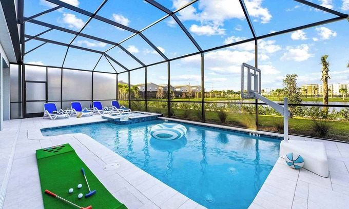 Florida Center House | Heavenly Haven | Huge estate next to airport & Universal ft. a theater & arcade
