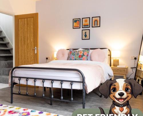 Mytholm House | Hebden Bridge Haven - Stylish, Cosy, Canal Side, Pet Friendly