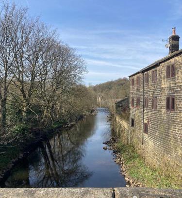 Mytholmroyd House | Hebden Bridge Riverside Cottage