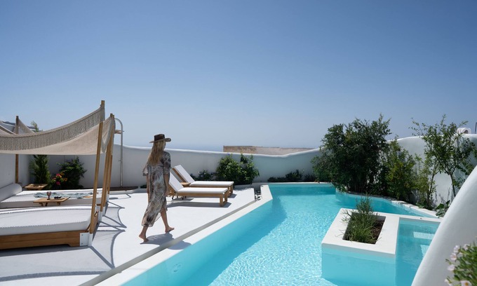 Pyrgos Villa | Hecate Suite with Swimming Pool & Sunset View