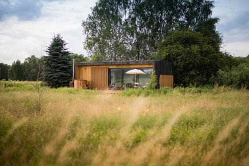 Karniewek Cabin | hejHUS w Strzyżach