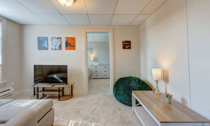 Hershey Apartment | Hell's Kitchen, Apt #1n1-bedroom apartment just a short walk to Hershey Theatre
