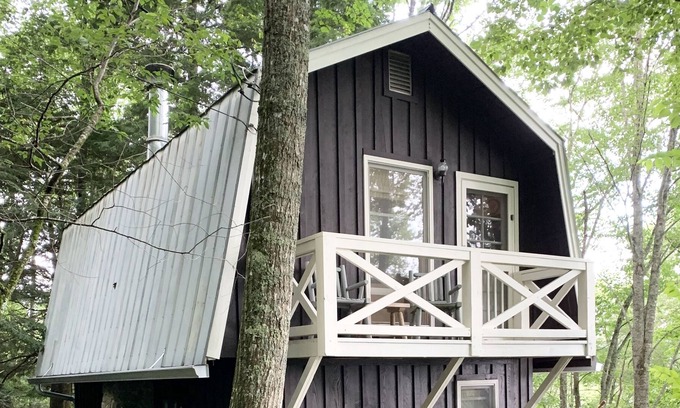 Cullowhee Cottage | Hemlock Hideaway Cottage: Beautiful Lake Glenville in Picturesque Cashiers, NC