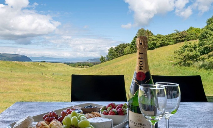 Kinloch House | Hepina Heights Retreat