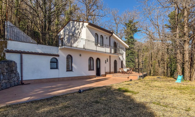 Zafferana Etnea House | Here we are talking about a detached house in Zafferana Etnea in the woods on the slopes of Mount Et