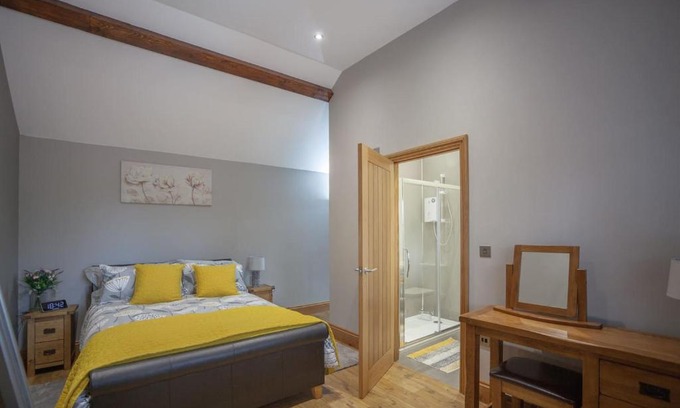 Hereford Apartment | Herefordshire - Little Oak - Charming Cottage in Rural Location North of Hereford - Sleeps 2 Guets - Ideal For A Cozy Trip Away - Hosted By RENTMYHOUSE