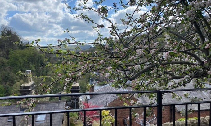 Matlock Bath House | Heritage cottage with stunning views