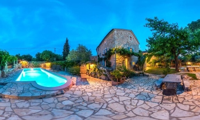 Malinska-Dubasnica Villa | HERITAGE VILLA DEA RUSTICA