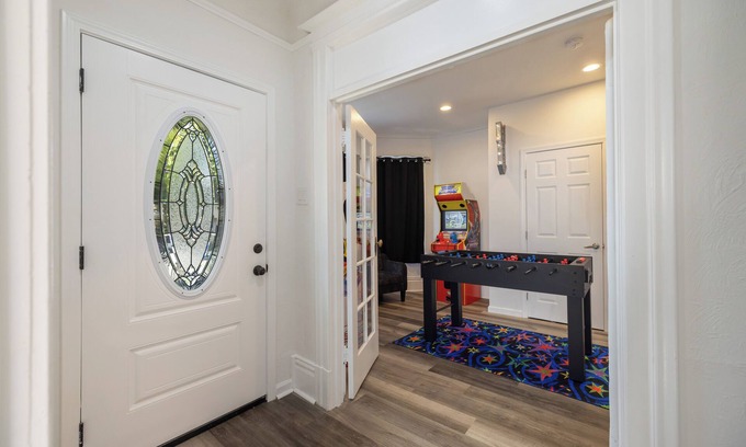 North Oak Park House | HeritageHaven-AttractionHotspot!