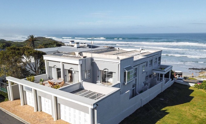 Voelklip Hotel | Hermanus Beachfront Lodge