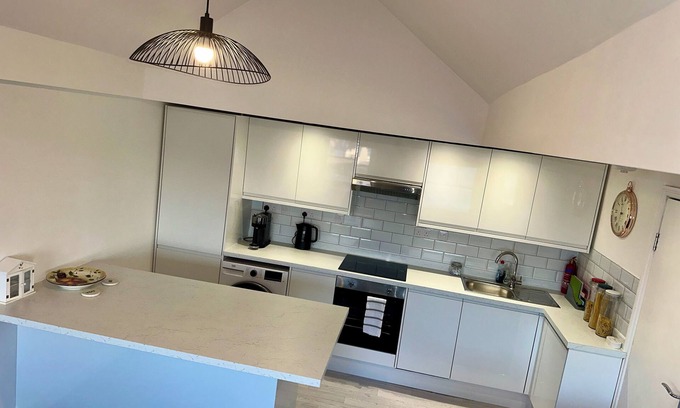 Herne Bay Apartment | Herne Bay Penthouse Breathtaking Direct Sea & Pier Views! n3 Bedrooms Brand New!