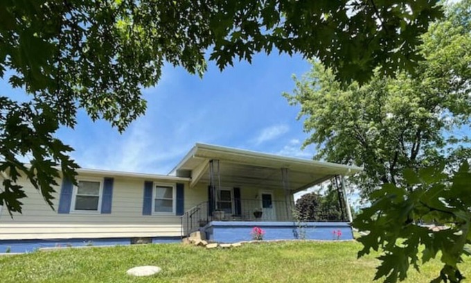 Hummelstown House | Hershey Park - 9 mins