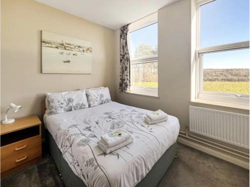 Hailsham Apartment | Herstmonceux Castle - Bader Hall