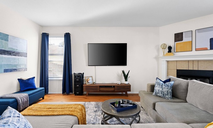 Buda House | Hestia: 3BR/2.5BA Near I-35 & Local Attractions