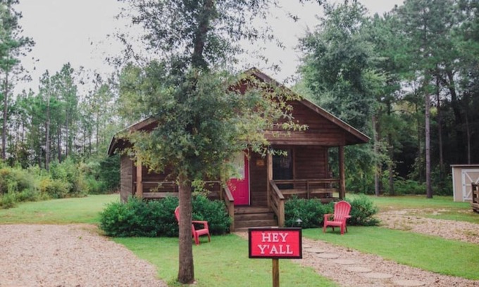 Ellisville Cabin | Hey Y’all