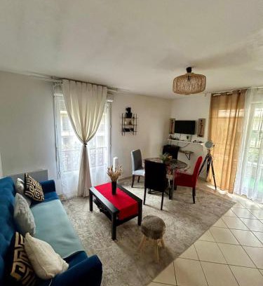 Pontault-Combault Apartment | Heyzie