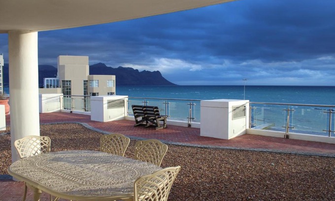 Strand Apartment | Hibernian Towers 505