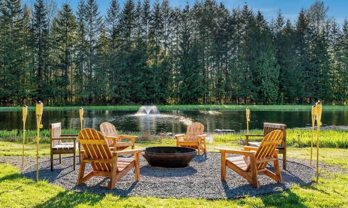 Arlington Apartment | Hidden Lake guest house is on 20 Secluded Acres with a Beautiful private Lake.