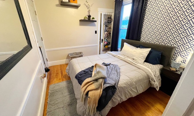 Oakdale Apartment | Hidden private one bedroom gem