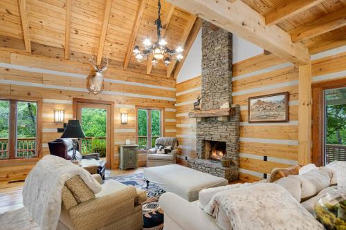 Banner Elk House | Hideaway Cabin at Buckeye Creek